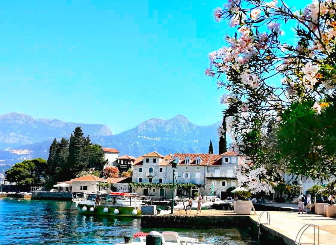 Blue Bay 2 Bedroom Apartment Prčanj Zewnętrze zdjęcie